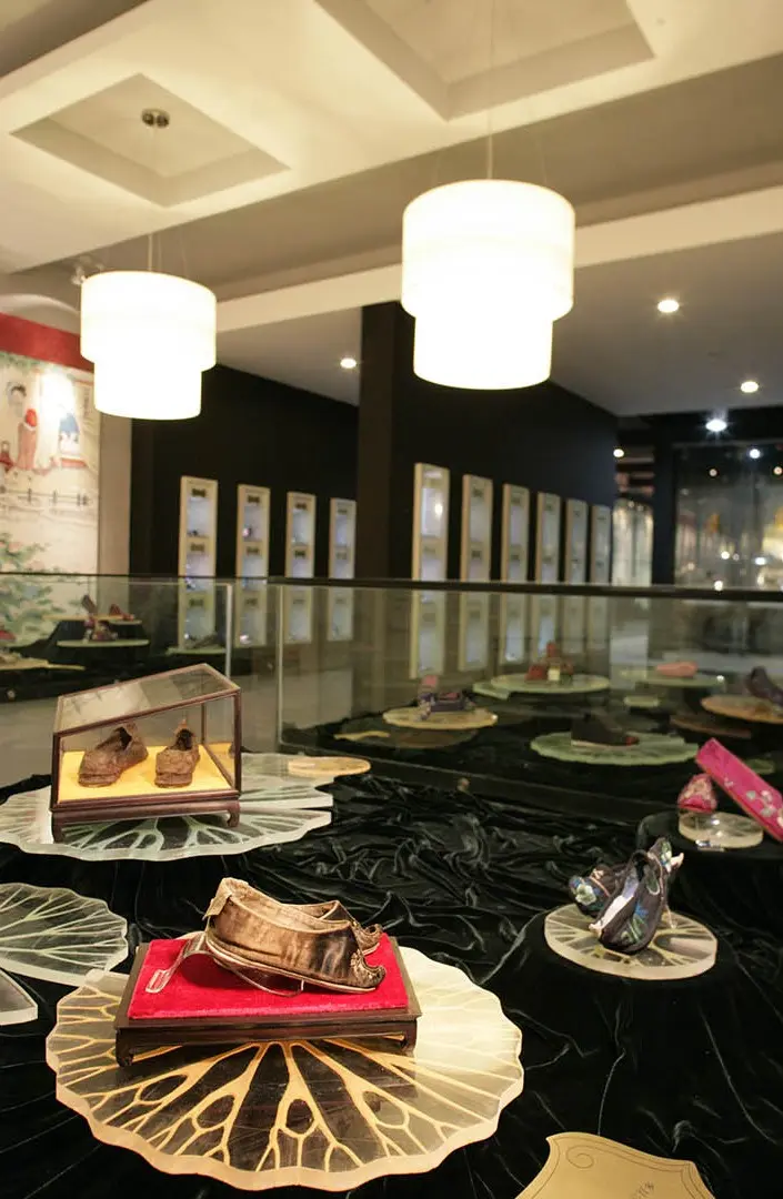 三寸金蓮館