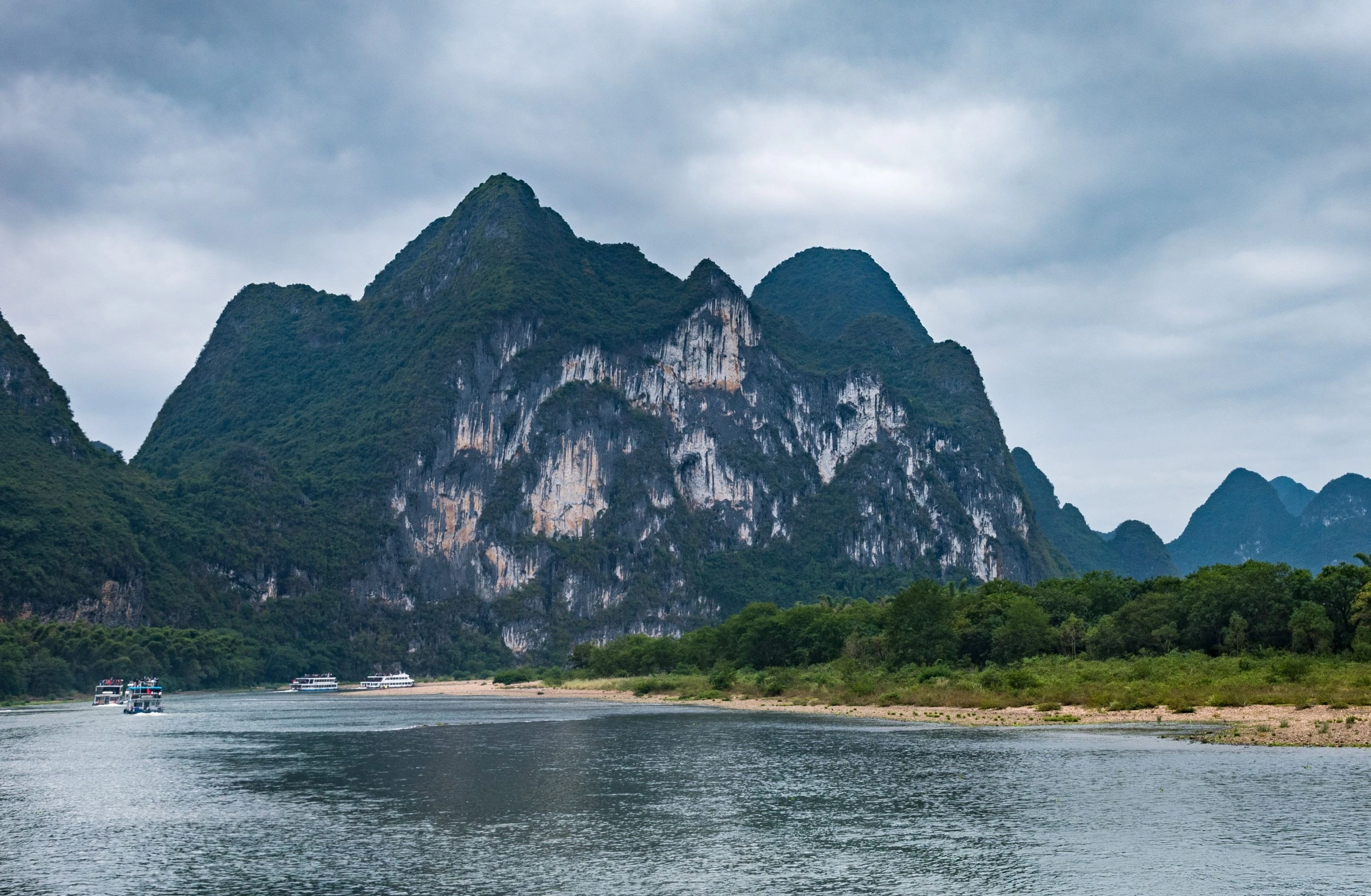 船觀漓江一景-九馬畫山