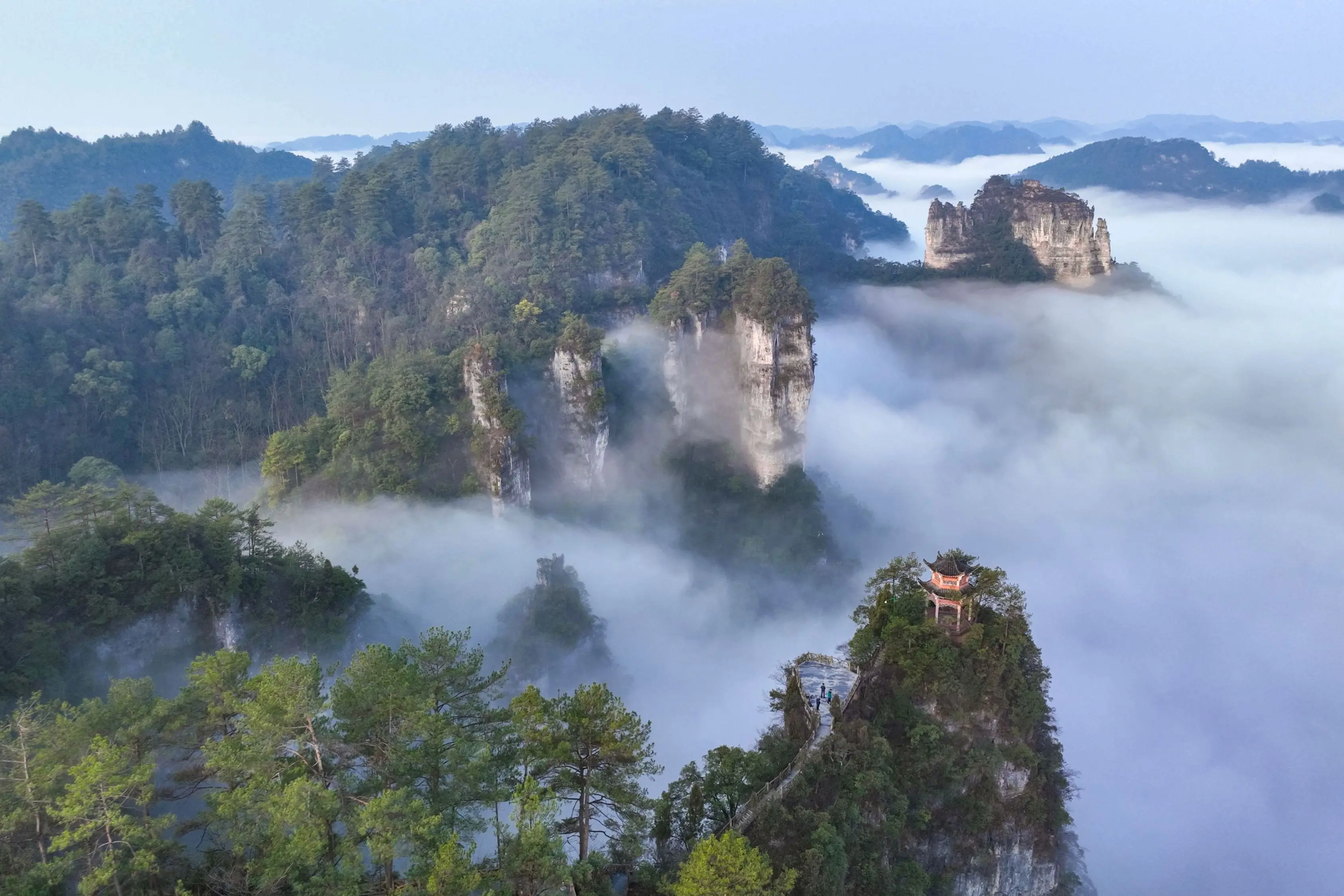 施秉雲台山