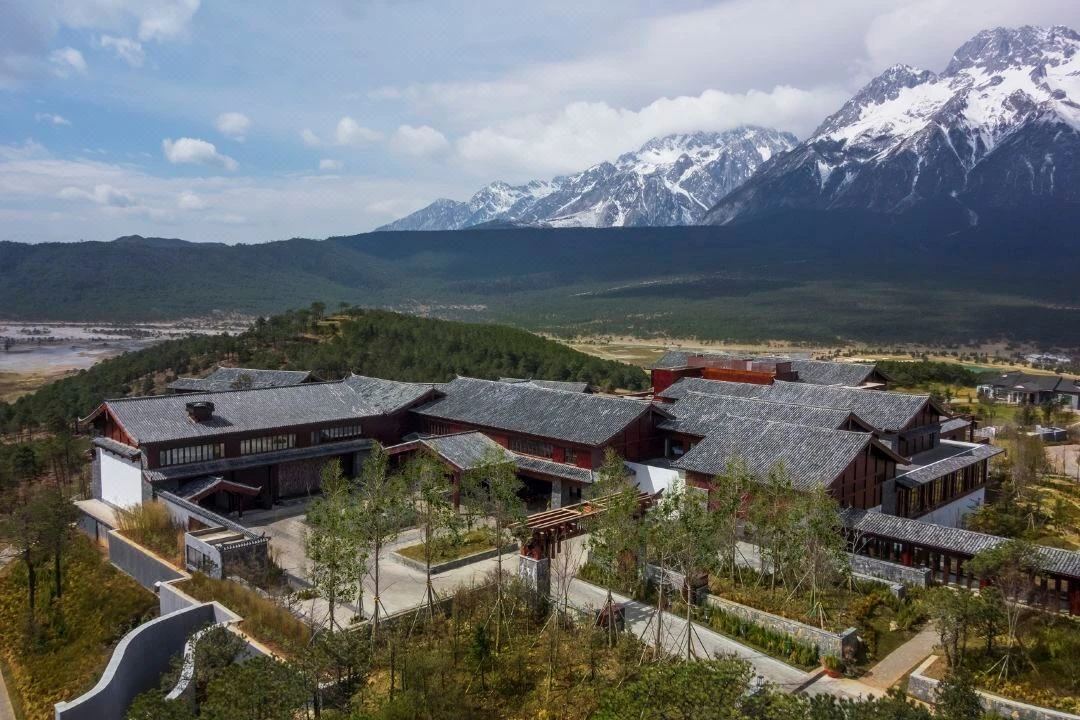 金茂雪山璞修雪山酒店