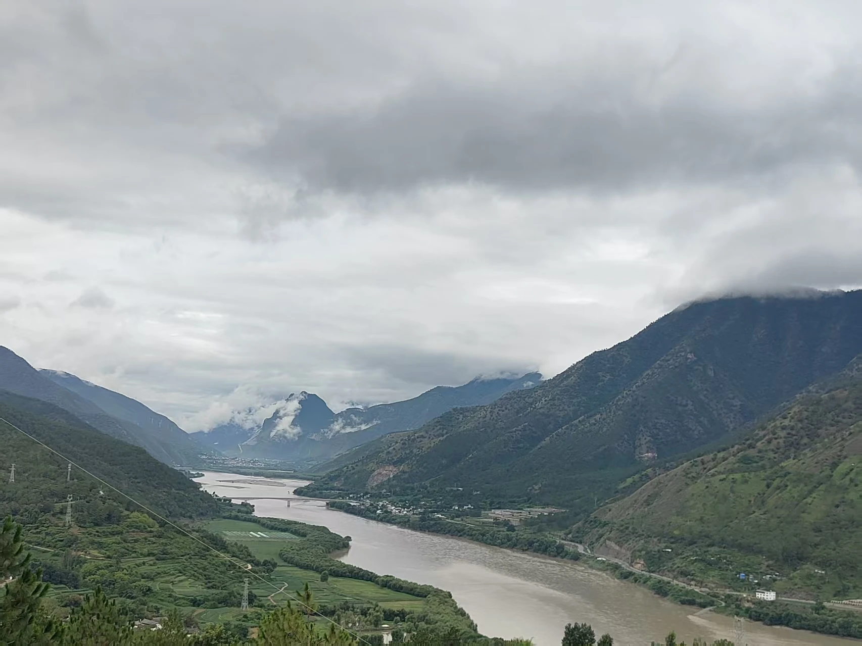 長江第一灣(遠眺)