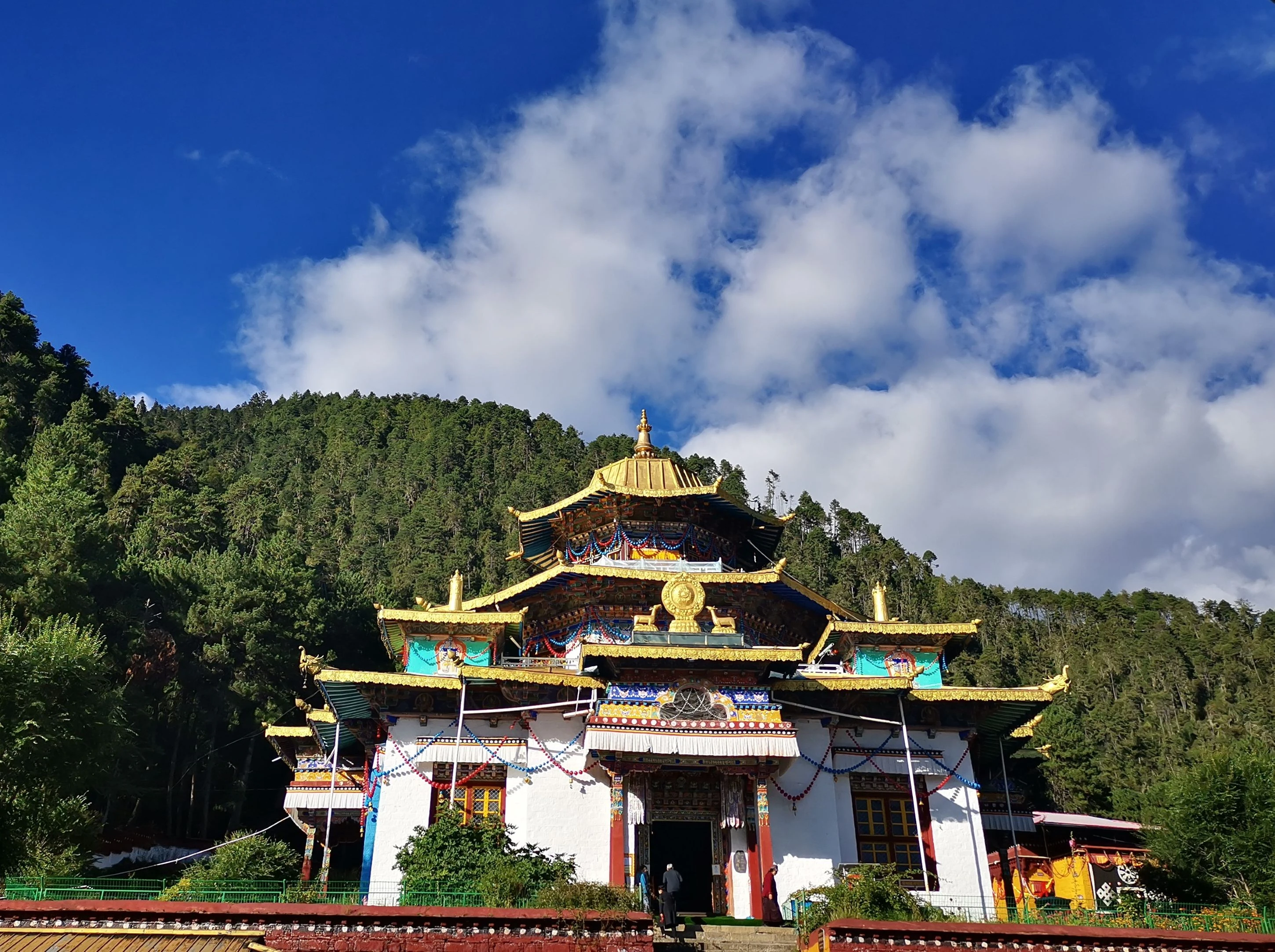 喇嘛林寺(海拔‌3000米)