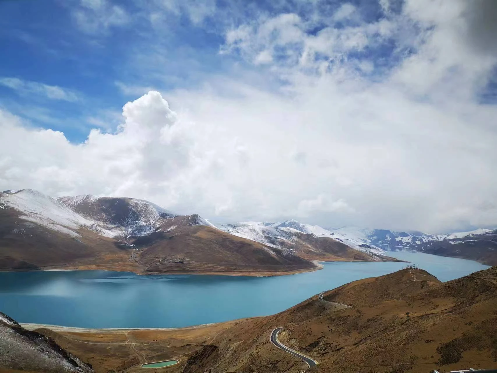 羊卓雍措(海拔4441米)