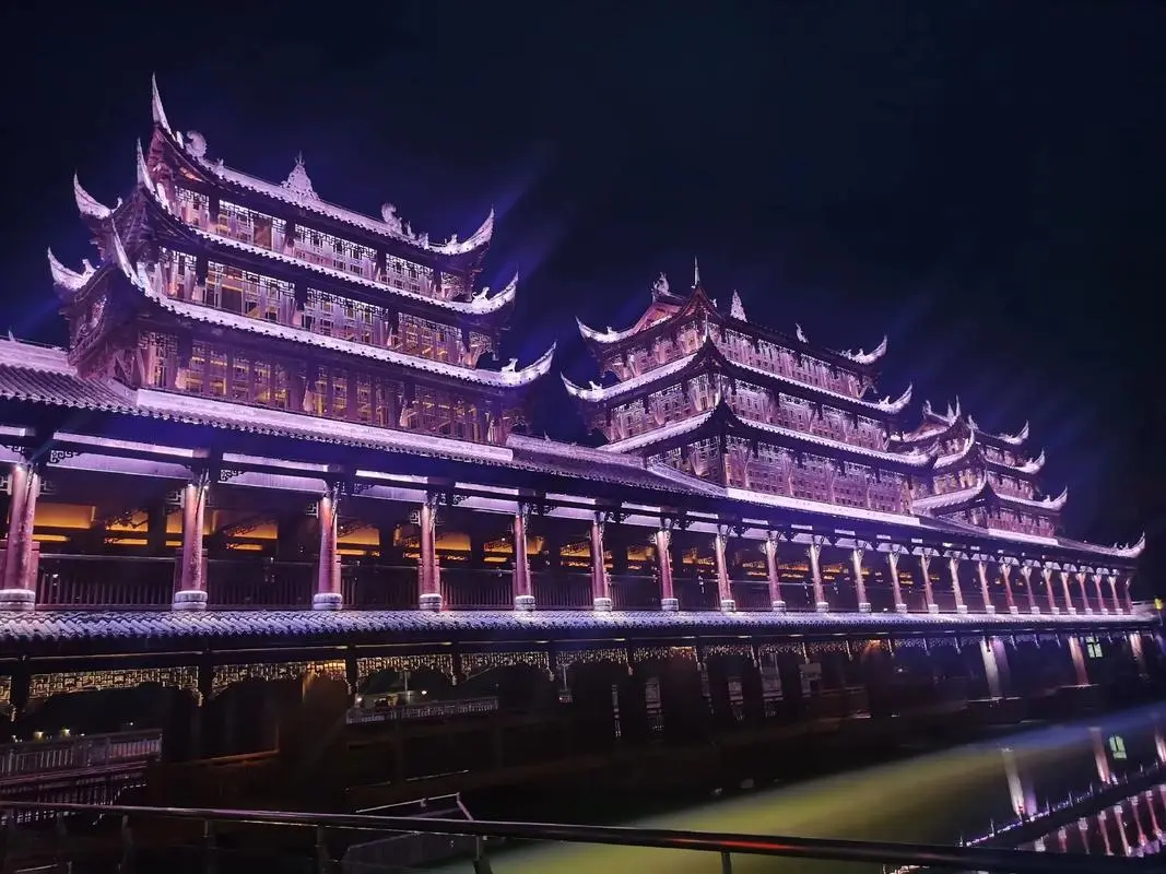 三江夜景