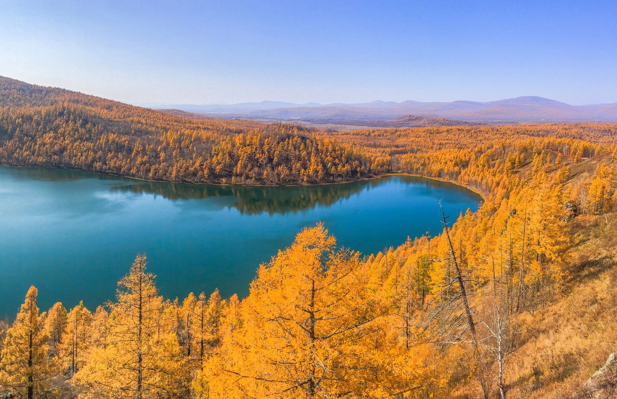 阿爾山駝峰嶺天池