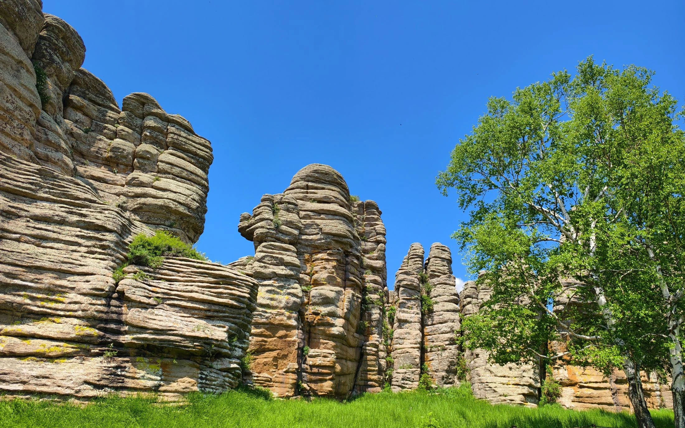 阿斯哈圖世石林