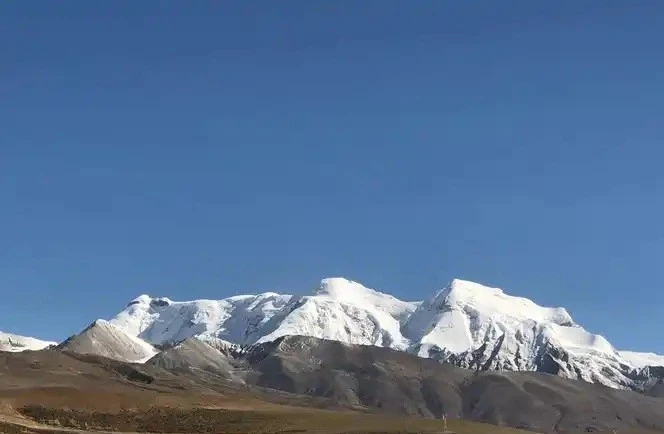 遠眺-念青唐古喇山