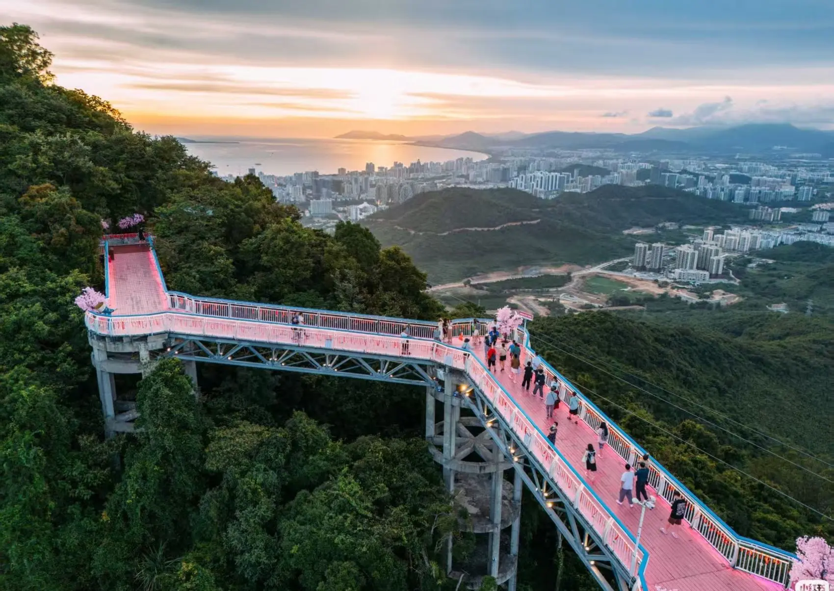 鳳凰嶺海誓山盟景區