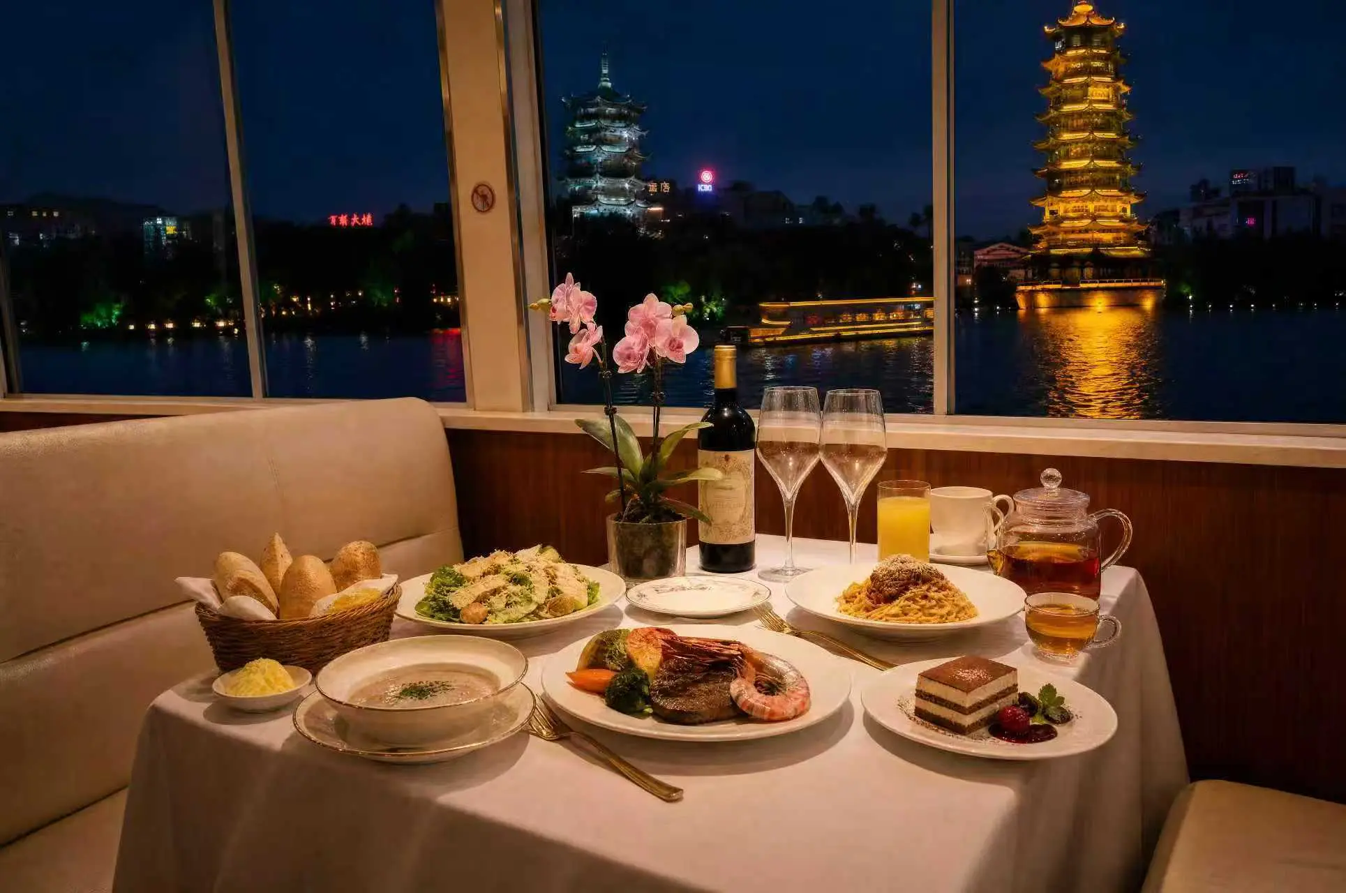 包船遊四湖夜景+晚餐(套餐)